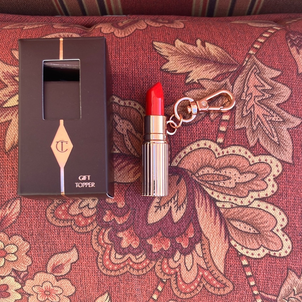 Charlotte Tilbury Red and Gold Lipstick Key Holder - Picture 2 of 2